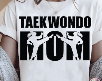 Maglietta per mamma di Taekwondo in formato PNG, mamma di arti marziali in formato PNG, silhouette di calcio di karate in formato sublimazione per orgogliose mamme di arti marziali, mamma di Taekwondo in formato PNG