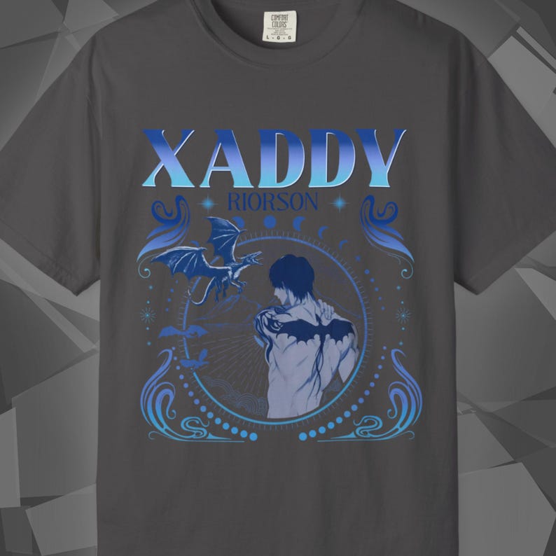Comfort Colors unisex T-shirt featuring a Fourth Wing fantasy design inspired by the Empyrean Series. Premium quality 100% cotton shirt with a soft, relaxed fit, available in 3 colors and plus sizes. Bookish fantasy apparel inspired by Iron Flame, Onyx Storm, Basgiath War College, Dragon Riders, Fly or Die, and the Riders Quadrant, for fans of Violet Sorrengail, Xaden Riorson, and Rebecca Yarros.