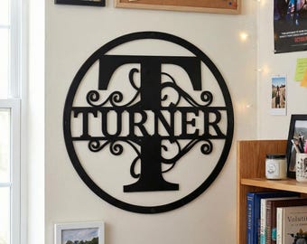 Placa com monograma personalizado, arte de parede com nome personalizado, placa de metal com nome personalizado, arte de parede com monograma de família, decoração de parede com nome de família, decoração personalizada