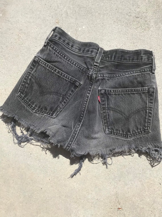 80s/90s vintage high waist cut off gray Levi’s sh… - image 2