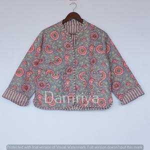 Sun Floral-jas dames | Kleurrijke bovenkleding met print | Patchworkmode | Retro gewatteerde bloemenprint| Gratis verzending | Blauwe katoenen jassen