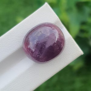 Naturalny rubinowy kaboszon o masie 28,85 ct | Nieobrobiony fioletowo-różowy rubin z Afganistanu | Duży luźny kamień szlachetny do biżuterii