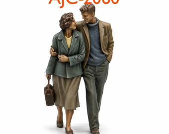 1950s Couple in Love - Unpainted- High-Detail Resin Model Railway Figures - O/OO scale