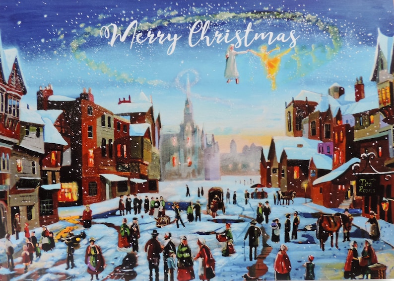 Puede incluir: Una tarjeta de Navidad con una escena de pueblo nevado con gente, edificios y carruajes tirados por caballos. Las palabras "Merry Christmas" est&aacute;n escritas en la parte superior. Dos figuras flotan en el cielo.