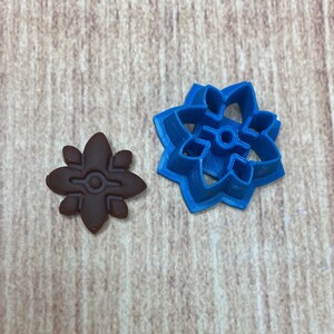 Flower with Emboss, Abstract Cutter, Geometric Shape, Clay Cutter, Cookie Cutter, Fondant Cutter, 3D PLA Printed