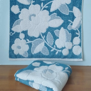 Vintage 70s 80s blue and white cotton terry towel