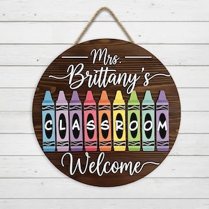 Custom Classroom Crayon 2 layer Sign, Teacher Welcome Door Hanger, Personalized Round Wooden Sign, Back to School Decor for Teachers