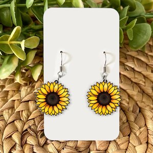 Pendientes colgantes de girasol: joyas florales bohemias de madera o acrílico