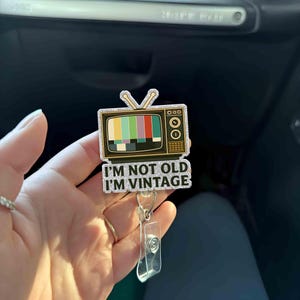 Bobine de badge vintage, porte-carte d'identité rétro drôle, clip pour étiquette de travail nostalgique, cadeau mignon pour collègue, accessoire de badge esthétique des années 90
