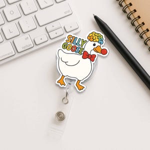 Bobine d'insigne d'oie stupide, clip d'identification d'oie clown drôle, porte-badge d'infirmière mignon, lanière d'humour de bureau, cadeau de travail pour collègue