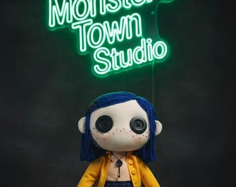 コレクター向けのボタンの目を持つ巨大なコラライン人形 - Etsy 日本