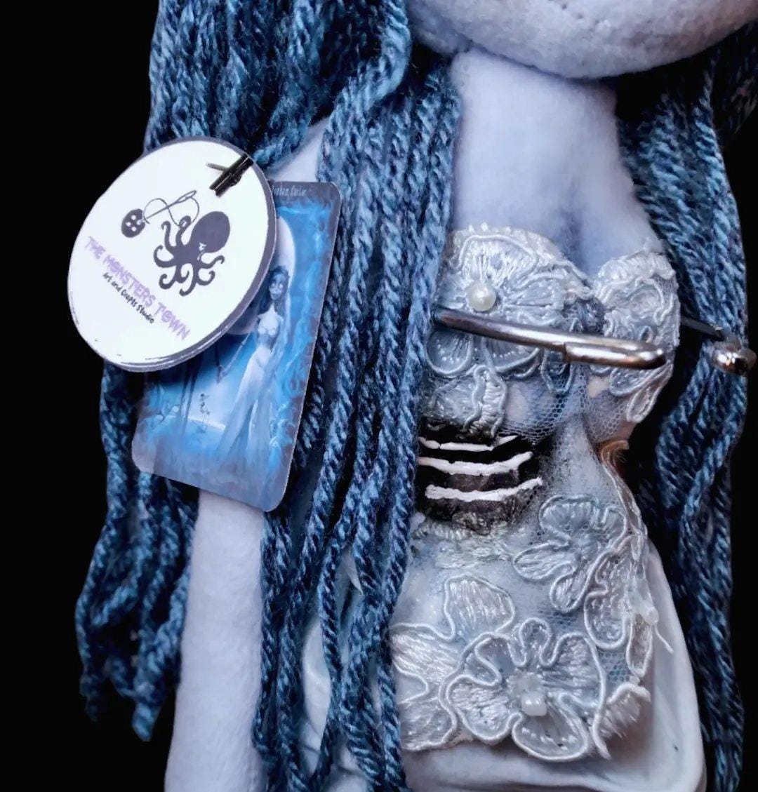 映画『コープスブライド』のエミリーぬいぐるみ（バートンファンへの