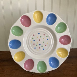 Plat aux œufs de diable/Plateau d&#39;oeufs du diable/Plateau d&#39;oeufs du diable en céramique/Plateau d&#39;oeufs du diable/Plateau d&#39;oeufs du diable de Pâques/Plat aux oeufs du diable/Plat au diable de printemps