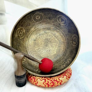 Extra Large Singing Bowl Vibration Healing Bowls for Chakra Balancing Sound Therapy and Healing Flower Of Life Etched Singing Bowl Nepal