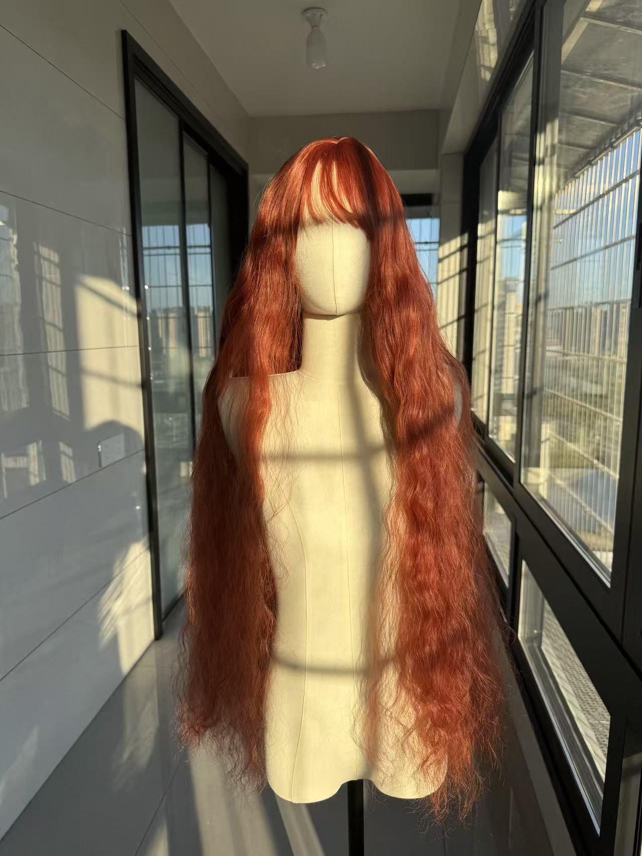 Perruque Synthétique Longue Bouclée Rousse/brune Avec Frange - Taille Moyenne - Résistante à La Chaleur - Neuf Sans étiquettes