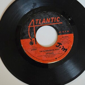 7-Zoll-Vinyl-Schallplatte mit 45 U / min Der GummibandmannJetzt, wo wir zusammen sind Die Spinner