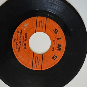 Disque vinyle 7 pouces, 45 tr/min, « Mots précieux », « You&#39;re Mine » The Wallace Brothers