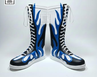 Botas de lucha libre de cuero negro y azul con cordones y llamas para hombre
