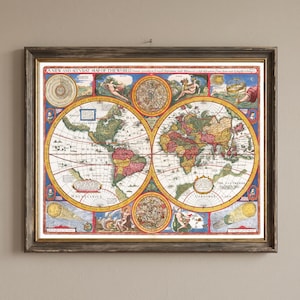 Puede incluir: Un mapa del mundo de estilo antiguo enmarcado titulado A NEW AND ACCVRAT MAP OF THE WORLD. La impresión presenta dos grandes hemisferios circulares, continentes coloridos, diagramas celestiales decorativos e ilustraciones mitológicas en rojo, azul y oro.
