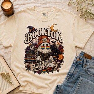 Retro-Halloween-Shirt für Bücherliebhaber, Gruseliges Geister-Leser-Shirt, Hexen-Buchclub