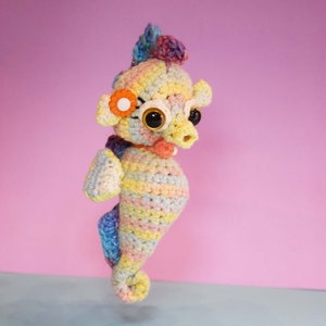 Seahorse Crochet Pattern - amigurumi - cute sea horse