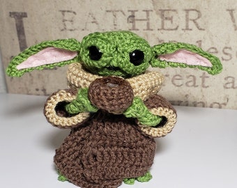 Baby Yoda Crochet Pattern - Amigurumi