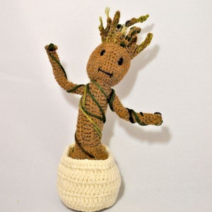 Wzór szydełkowy na Baby Groot - Amigurumi - postać Strażników Galaktyki