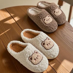 Pantuflas de peluche con forma de osito de peluche para mujer y hombre - Bonitas chanclas de peluche kawaii - Cómodas y cálidas pantuflas de interior - Divertidas chanclas planas con dibujos animados para el invierno