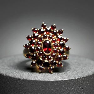 Anello di granato, placcato oro, cluster in argento 900, vintage