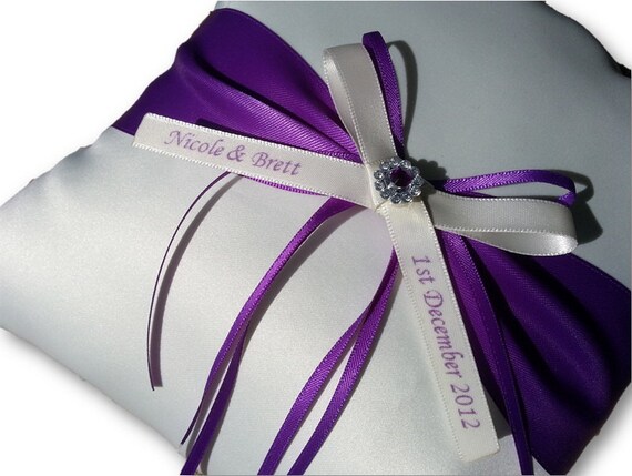Download Items similar to Wedding Ring Bearer pillow, beautiful ...
