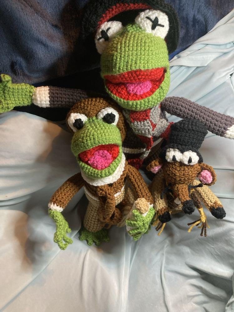 Crochet Muppet Christmas Carol Bean Bunny Kermit Robin Gonzo Rizzo