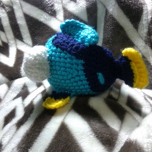 Crochet baby Dory fish inspired image 4