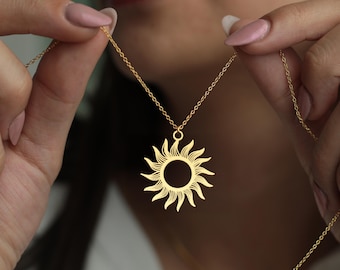Collier soleil en argent sterling : symbole radieux de lumière et de joie