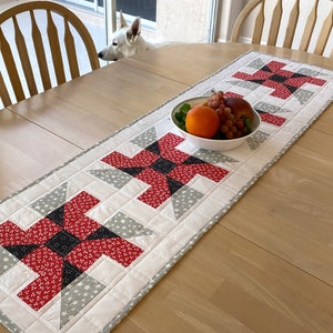 Quilted Table Runner Pattern - #593 Modern Kitchen Table Runner Pattern - PDF Download - #593