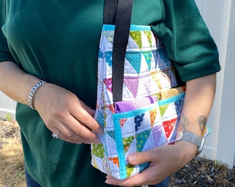 Quilted Market Bag Pattern - Shopping Tote with Pockets - Tulip Square #605 (Mailed Paper Pattern)