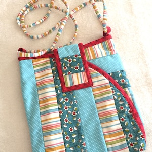 Quilted Tote Bag Pattern: Back and Forth Design (Mailed Paper Pattern #560)