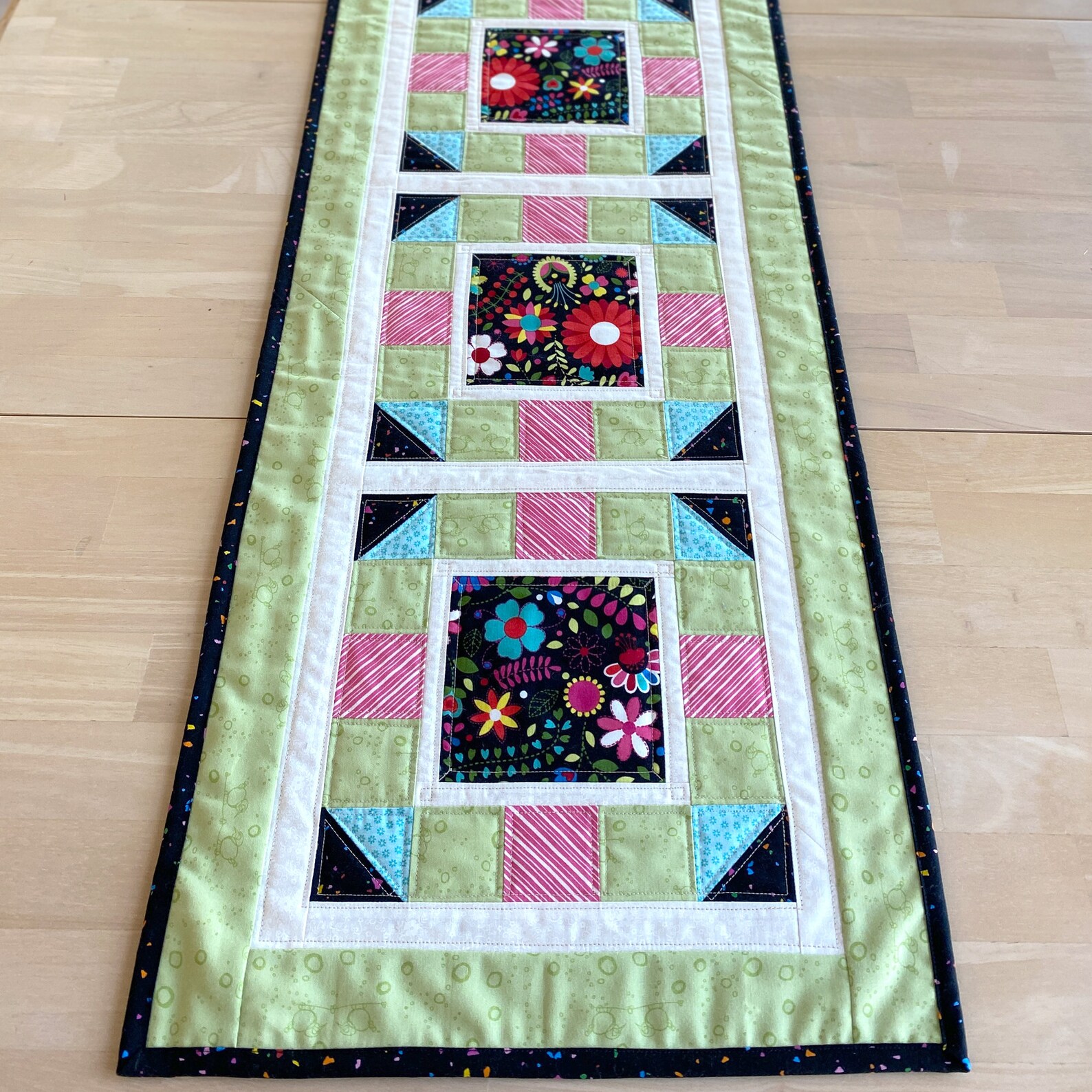 Fancy Windows Quilted Table Runner - Tulip Square Pattern #584 ...