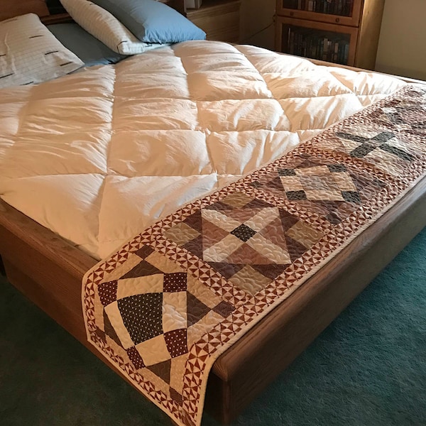 Quilted Bed Runner Pattern - Quilted Foot Warmer Bed Runner - PDF Download - #567