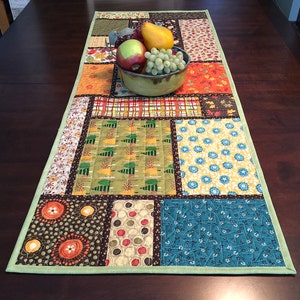 Quilted Table Runner Pattern Random Windows Table Runner PDF Download 545 image 3