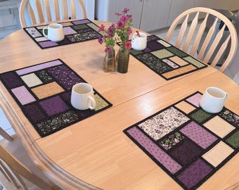 Quilted Placemat Pattern: Cobblestone Path, set of 4 (Mailed Paper Pattern) Tulip Square No. 648