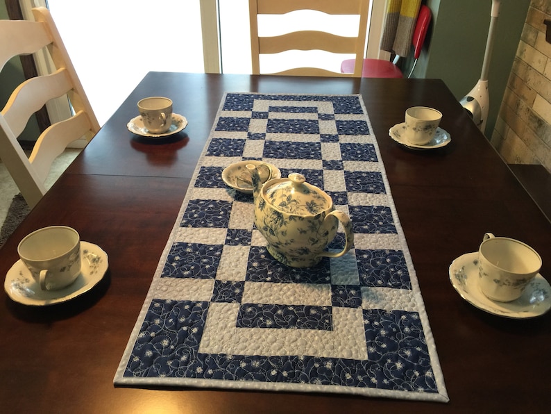 Sidewalks and Squares Quilted Table Runner - Tulip Square Pattern #552 ...