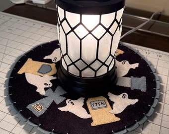 Halloween Ghost Felt Applique Pattern: Candle Mat - Mailed Paper Pattern