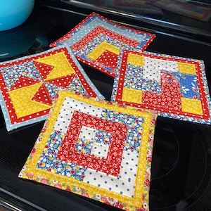 Quilted Potholder Pattern: Set of 4, Two Sizes (Mailed Paper Pattern)