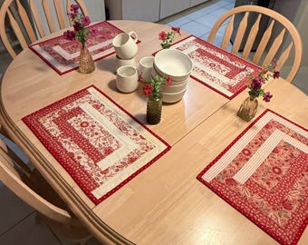 Quilted Placemat Pattern: Linear Garden, set of 4 (Digital Download) Tulip Square No. 645