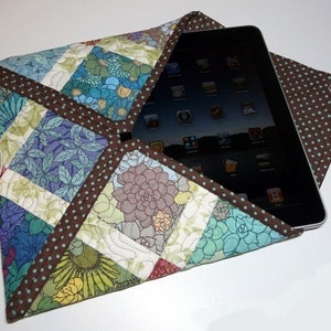 Quilted Tablet Bag Quilted Envelope Style Tablet Tote PDF Digital Download Pattern 502 image 2