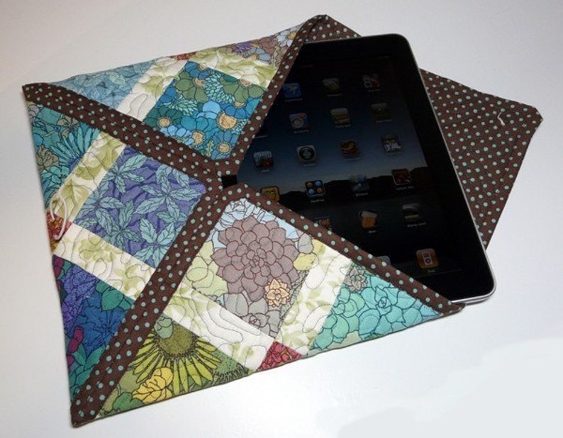 Quilted Tablet Bag Quilted Envelope Style Tablet Tote PDF Digital Download Pattern 502 image 2