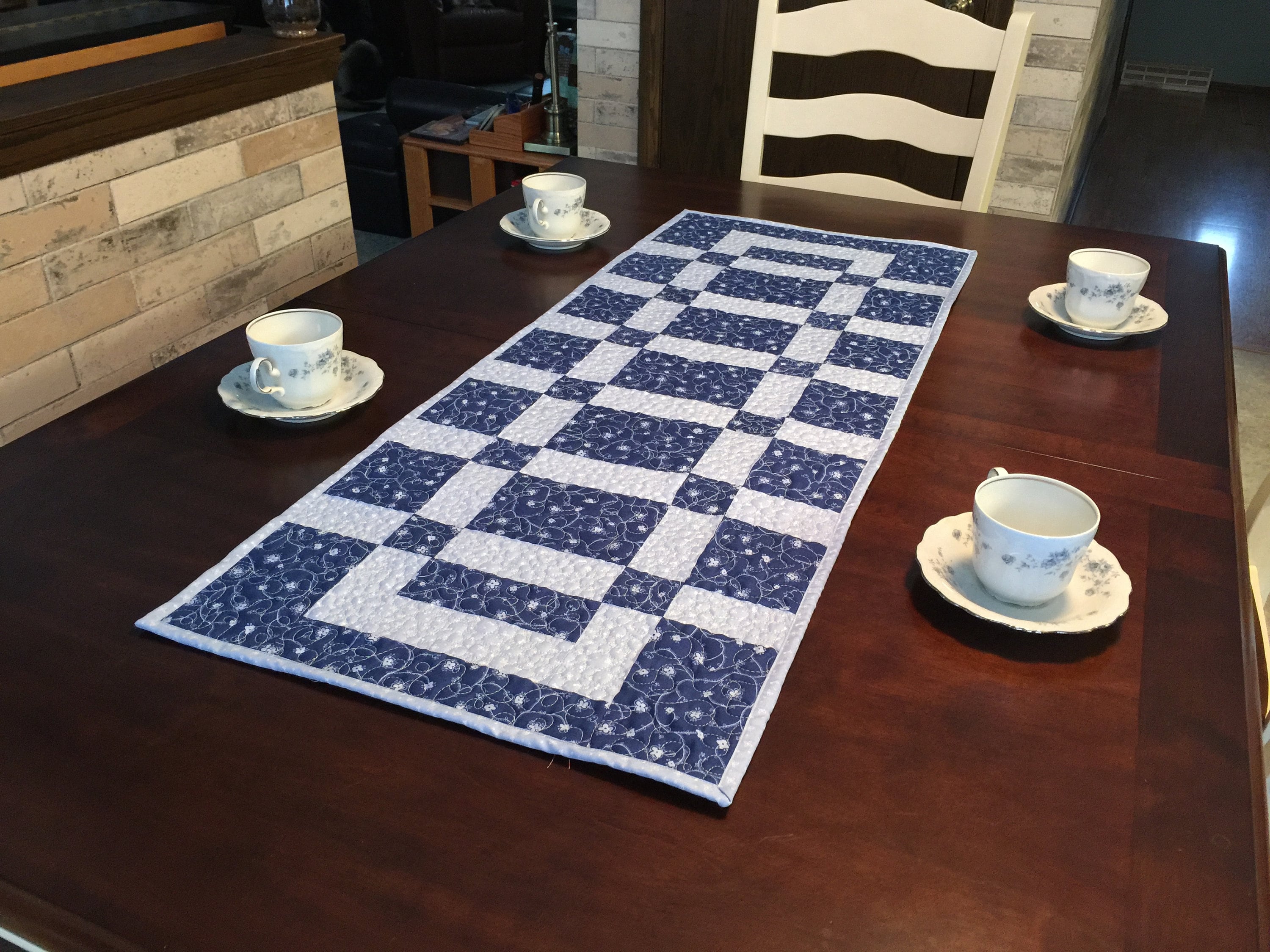 Sidewalks and Squares Quilted Table Runner - Tulip Square Pattern #552 ...
