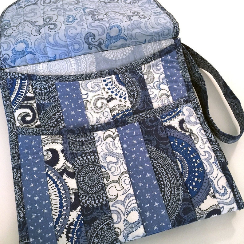 Quilted Striped Messenger Bag Pattern Two Sided Saddle Bag Tote or Purse PDF Download 558 image 2