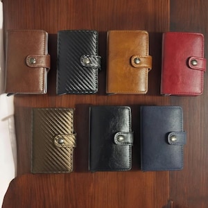 RFID-Karbonfaser-Kartenhalter-Mappe - Schlanke Pop-Up-Brieftasche aus Metall für Herren, minimalistische schwarze Geldbörse.