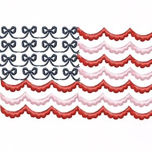 Pode incluir: Um design bordado com uma bandeira americana estilizada. O lado esquerdo exibe fileiras de laços azul marinho, enquanto o lado direito apresenta fileiras alternadas de bordas onduladas vermelhas e rosa, tudo sobre um fundo branco.